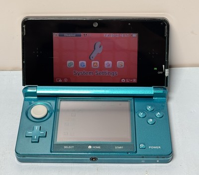 Nintendo 3DS Console - Aqua Blue with 4GB SD card & charger/ games