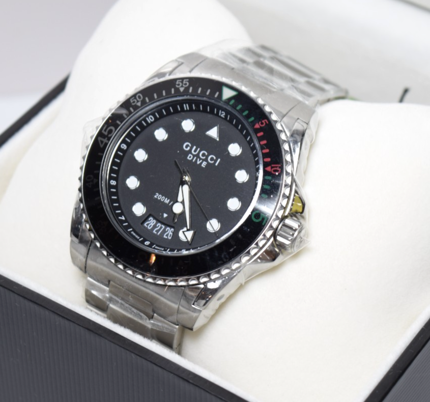 New - Gucci Dive XL Black Dial Stainless Steel Men's Watch YA136208-45MM