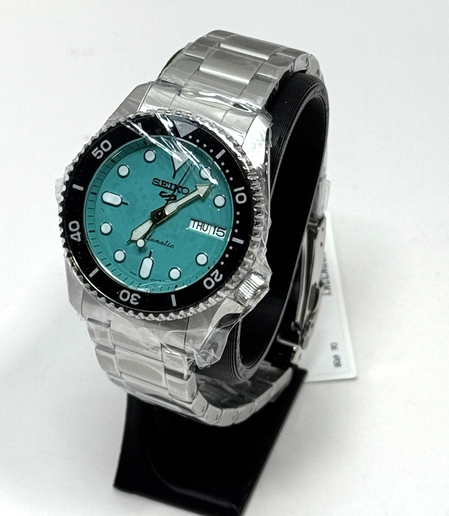 Seiko 5 Sport Automatic Green Dial Silver Tone Stainless Men's Watch SRPK33-New