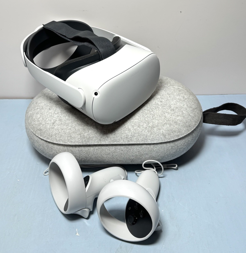 Oculus Quest 2 VR Headset White 256GB Elite Head Strap & Case