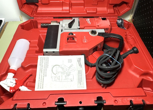 [11702-1] Milwaukee 4272-21  1-5/8" Auto-Stop Electromagnetic Drill Kit with Carrying Case