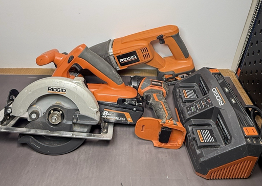 [11417-1] RIDGID 18V Tool Bundle R8442 R8452 R8693 Charger 8Ah & 4Ah Batteries
