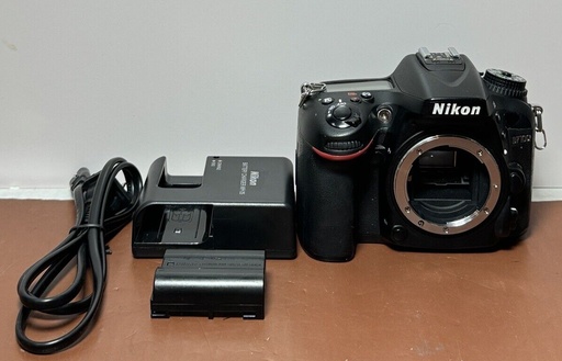 [7406-1] Nikon D7100 24.1MP Digital SLR Camera W Charger+Battery  *66514 Shutter count*