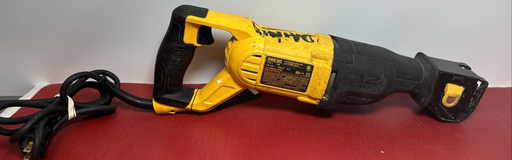 [8245-1] Dewalt DWE305 12 Amp Keyless Variable Speed Corded Reciprocating Saw