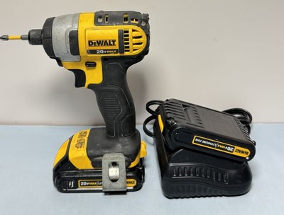 [10218-1] DEWALT DCF885 20v  1/4" Impact Driver With 2 Batt 1.5 Ah  + Charger