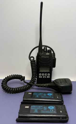 [10799-2] KENWOOD NX-1300-K2 UHF Radio Transceiver w/ 3 OEM batteries and Kenwood Puck