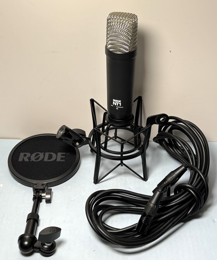 [11107-2] RØDE NT1 Large Diaphragm Condenser Microphone-Shock Mount,Pop Filter & XLR Cable